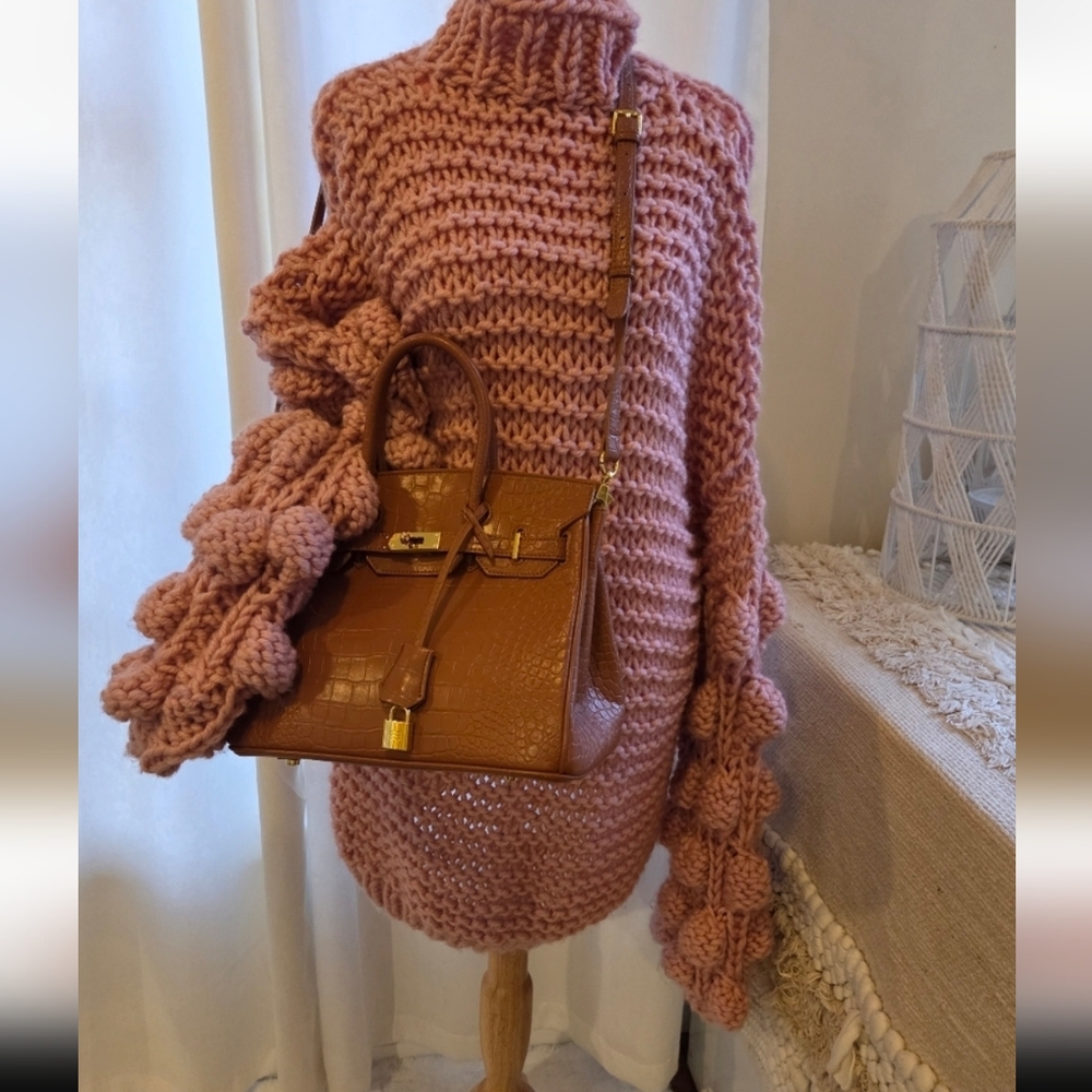 2pc Chunky Knit Ball Sleeved Sweater Structured Sangle Flap Twist Lock Handbag